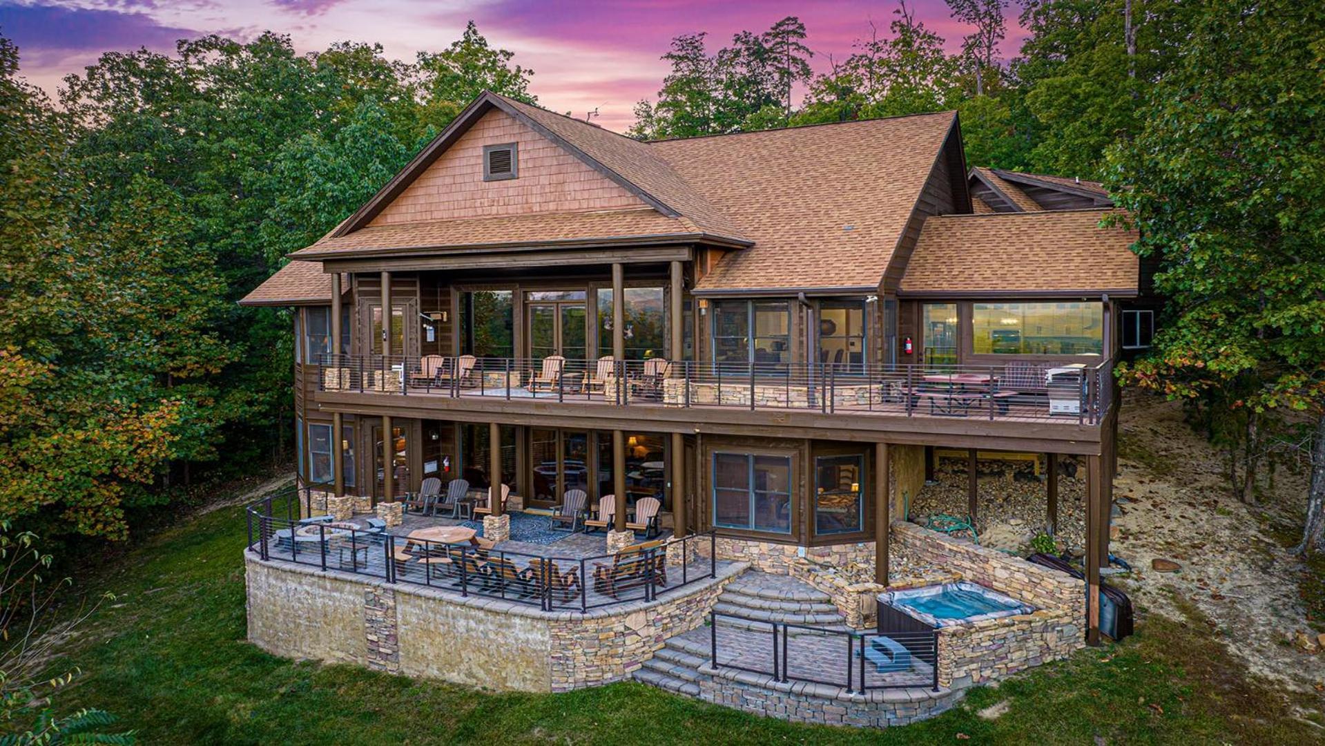 Five Bears Mountain View Lodge 塞维尔维尔 外观 照片