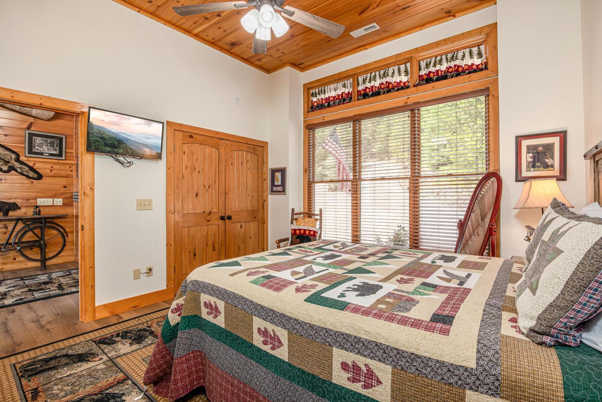 Five Bears Mountain View Lodge 塞维尔维尔 外观 照片